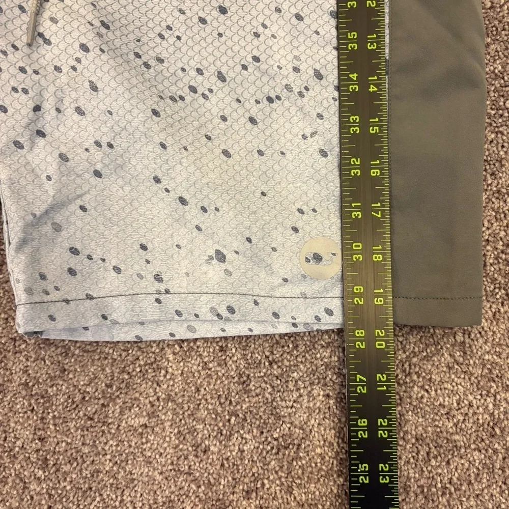Vineyard Vines Mens Swim Trunks Shorts Size 34 Gray Zipped Pocket Drawstring EUC